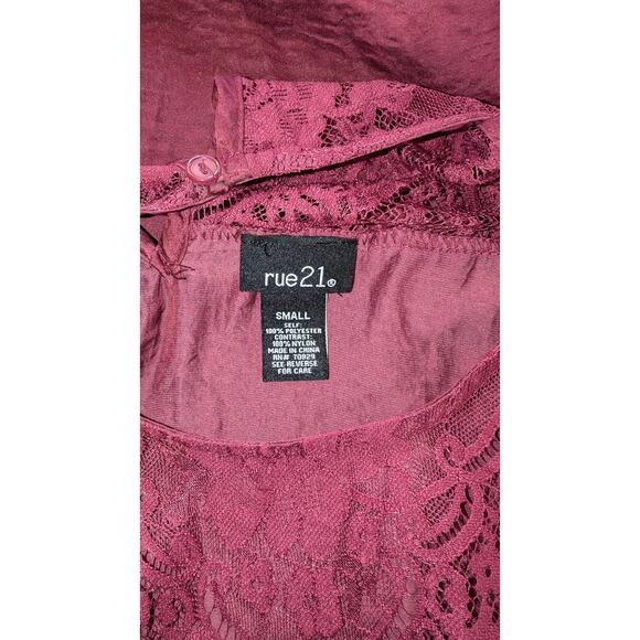 Rue21 Burgundy Cold Shoulder Top Lace Detail Long Bell Sleeve Blouse Small - Picture 4 of 4